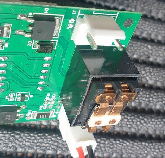 Uszkodzony elektryczny rower treningowy TODO