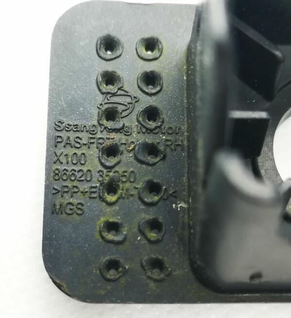 Uchwyt Mocowanie Czujnika Parkowania Przód SsangYong Tivoli