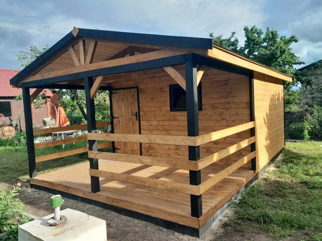 Domki z tarasem na działkę