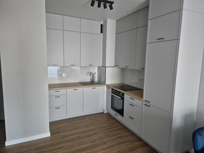 Dwupokojowe mieszkanie szuka najemcy- Ząbki, ul.Skrajna