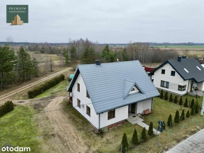 Dom wolnostojący - na przestronnej działce w Narwi.