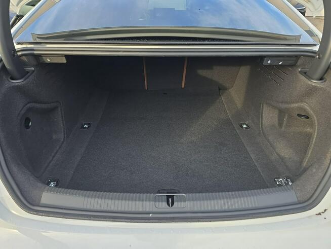 Audi A5 40TFSI_MatrixLED_Panorama_Skóra_Bang&Olufsen_Virtual