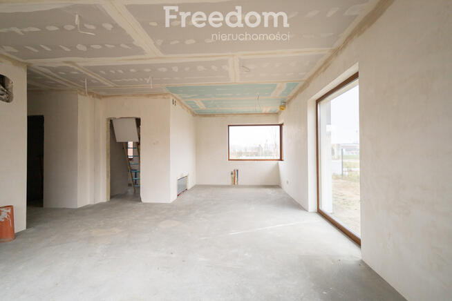 Parterowy dom w stanie deweloperskim