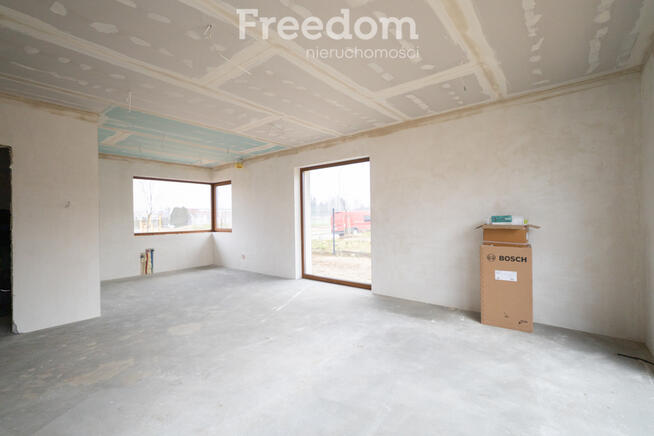 Parterowy dom w stanie deweloperskim