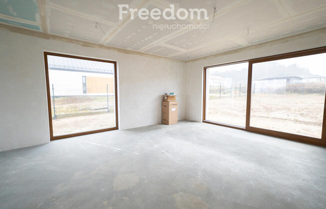 Parterowy dom w stanie deweloperskim