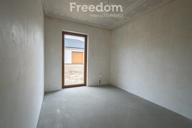 Parterowy dom w stanie deweloperskim