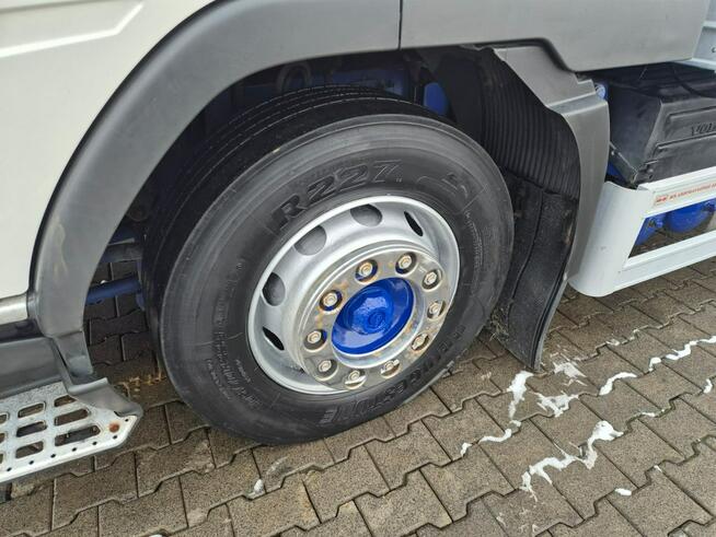 Volvo FM 7 / DO PRZEWOZU BYDŁA I KONI / 5 MIEJSC DLA KONI