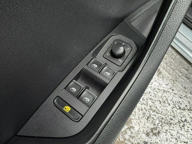 Škoda Karoq Klimatronic 2-strefowy, Nawigacja, PDC, Kamera cofania, Półskóra