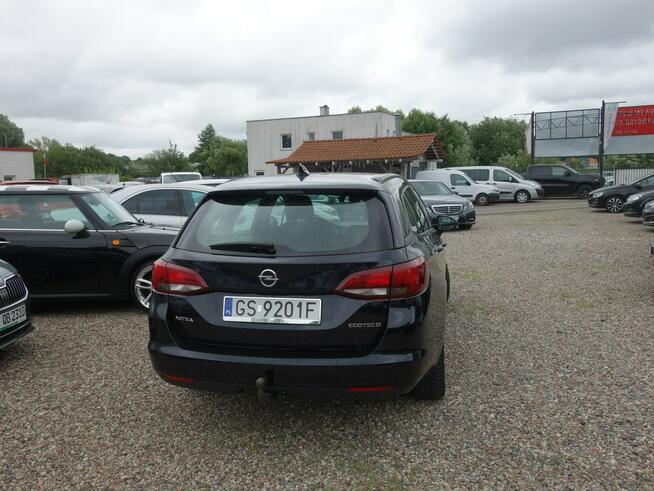 Opel Astra Sports Tourer z 2017 roku z silnikiem 1.6 (1598 cm³)