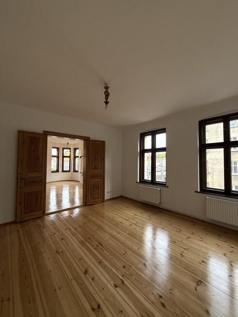 Duże Ciepłe Jasne Mieszkanie w Kamienicy