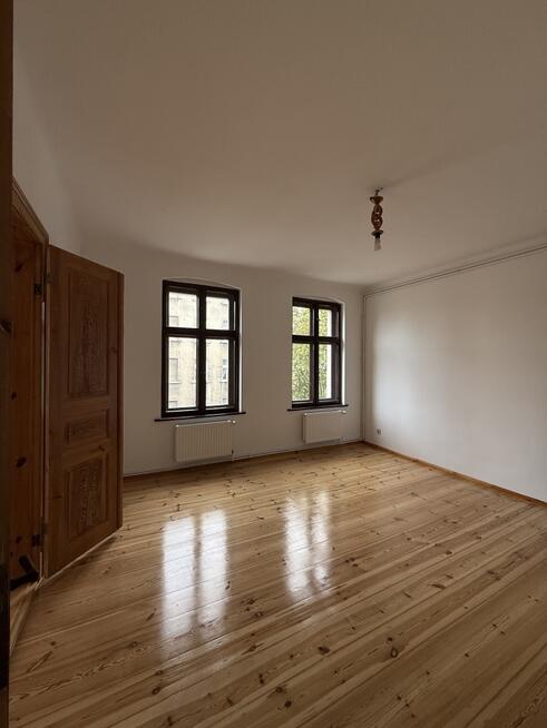 Duże Ciepłe Jasne Mieszkanie w Kamienicy