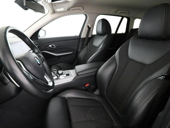 BMW 330 PHEV full LED virtual cocpit navi sportowe fotele kamery