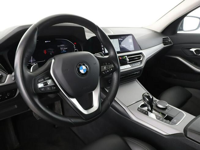 BMW 330 PHEV full LED virtual cocpit navi sportowe fotele kamery