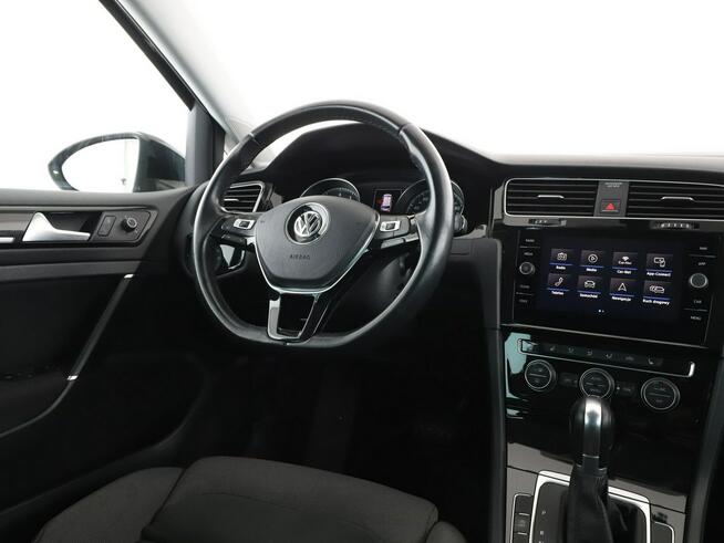 Volkswagen Golf DSG full LED grzane fotele klima auto navi czujniki parkowania