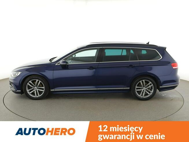 Volkswagen Passat R-Line DSG virtual cocpit navi klima auto (3 strefy) półskóra czujniki