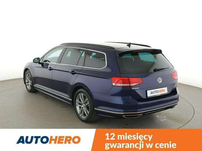 Volkswagen Passat R-Line DSG virtual cocpit navi klima auto (3 strefy) półskóra czujniki
