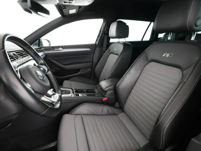 Volkswagen Passat R-Line DSG virtual cocpit navi klima auto (3 strefy) półskóra czujniki