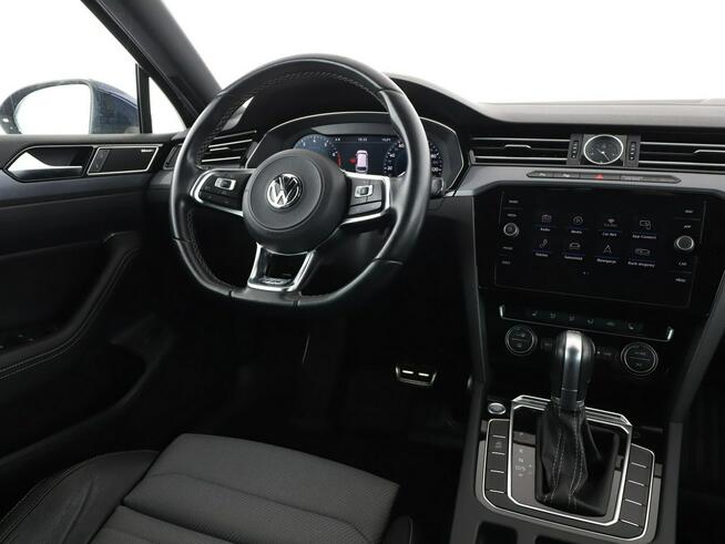 Volkswagen Passat R-Line DSG virtual cocpit navi klima auto (3 strefy) półskóra czujniki