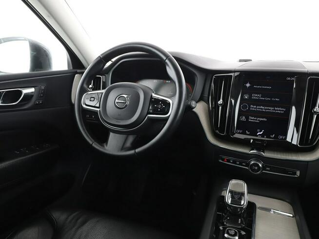 Volvo XC 60 PHEV skóra el. fotele full LED navi kamery grzane fotele