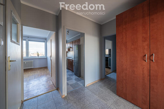 3 pokojowe mieszkanie w centrum z windą i balkonem