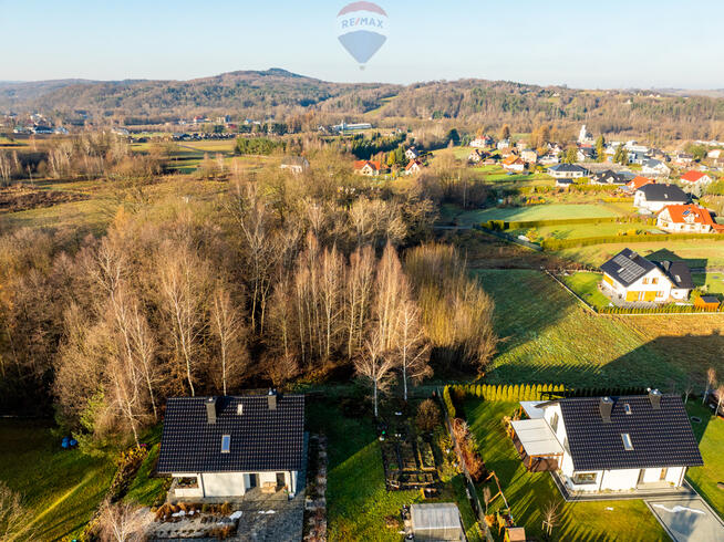 Krzywaczka - działka pod bliźniaka, dwa domy.