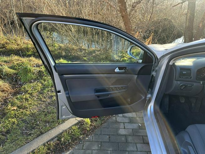 Volkswagen Golf CLIMAtic, drugie koła alufelgi, niezawodna benzyna, isofix, zadbany