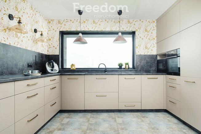 Nowoczesny dom w Wytrębowicach koło Łysomic