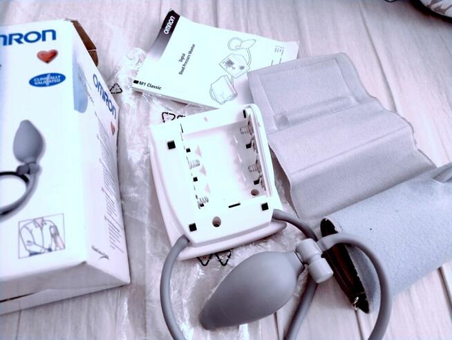 Ciśnieniomierz elektroniczny naramienny - OMRON Classic M1