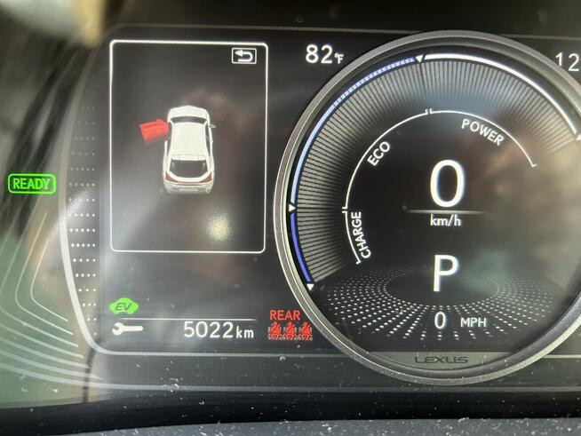 Piękny Lexus UX 250H