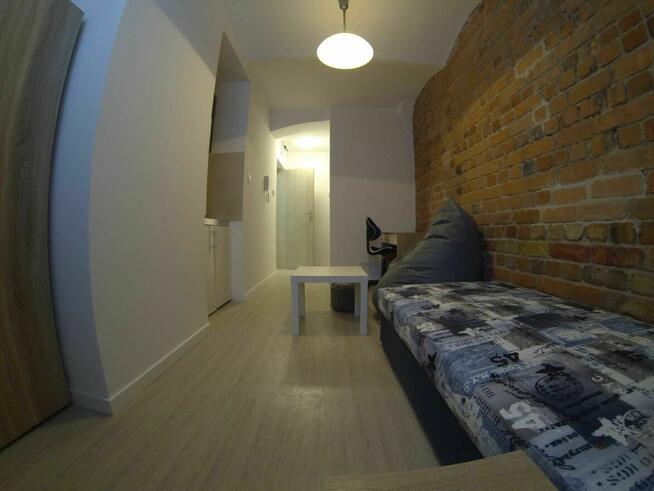 Pokój z własną łazienką i aneksem kuchennym, 10 min od UMK