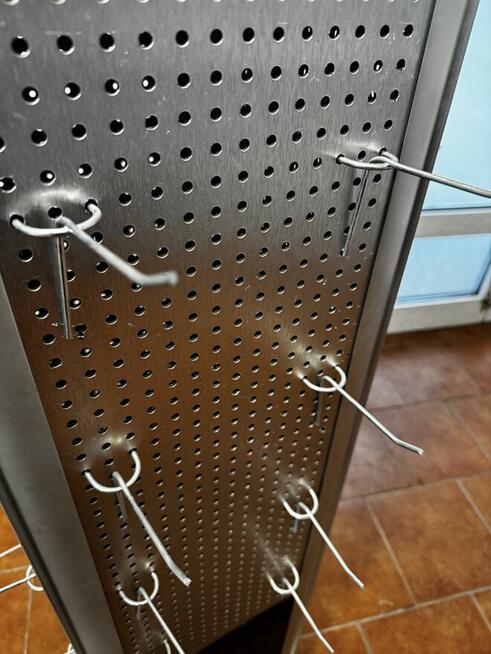 Profesjonalny stojak ekspozycyjny obrotowy metalowy wolnosto