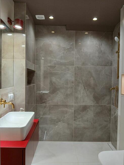 Atrakcyjny bliźniak z widokiem na łąkę i las