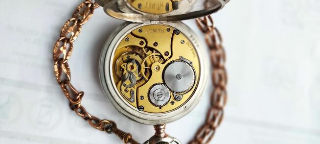 Zegarek kieszonkowy srebrny ZENITHz dewizką sprawny