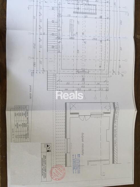 Hostel, dwa budynki, 17 pokoi, całość wynajęta