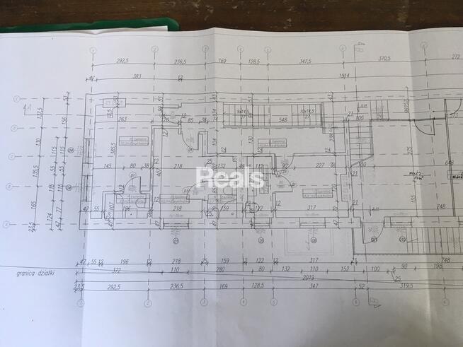 Hostel, dwa budynki, 17 pokoi, całość wynajęta