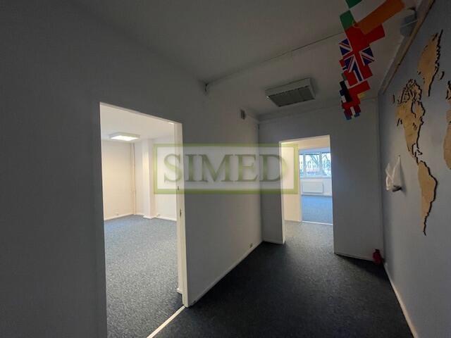 Biurowiec,przy stacji metra,dostęp 24h , ochrona