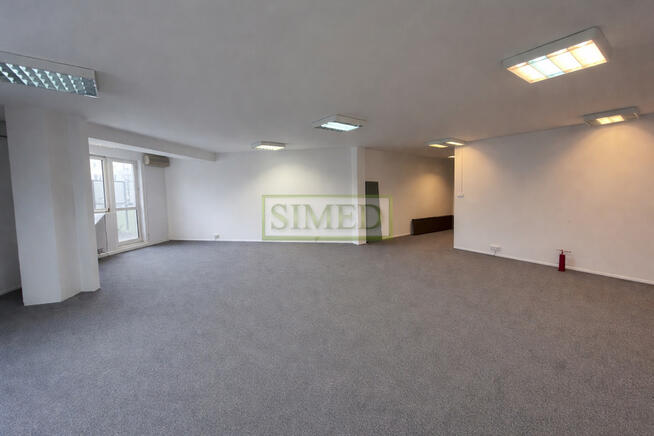 Biurowiec,przy stacji metra,dostęp 24h , ochrona