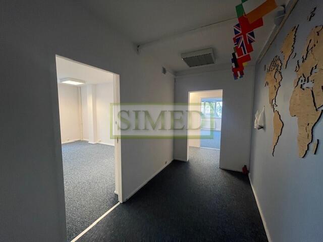 Biurowiec,przy stacji metra,dostęp 24h , ochrona