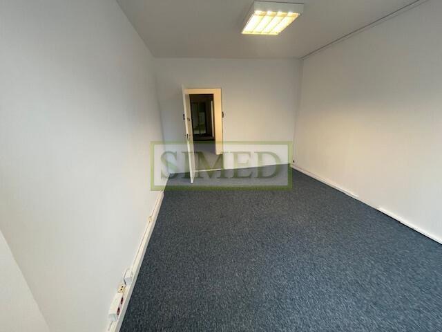 Biurowiec,przy stacji metra,dostęp 24h , ochrona