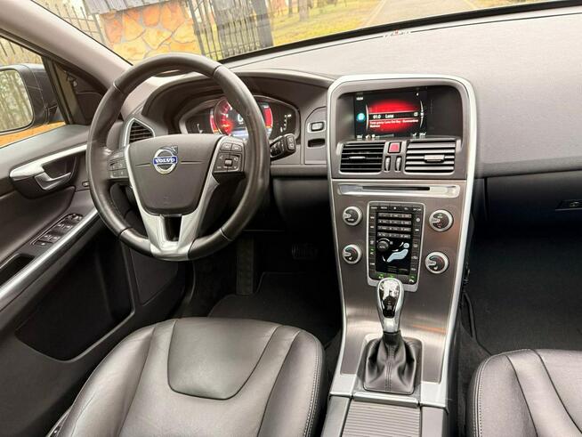 Volvo XC 60 2.0T5 245KM Automat 2015r. LED Skóra Panorama Blis Virtual Kamera