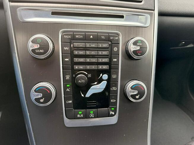 Volvo XC 60 2.0T5 245KM Automat 2015r. LED Skóra Panorama Blis Virtual Kamera