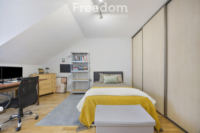 Dom szeregowy 5 pokoi, fotowoltaika Zalesie