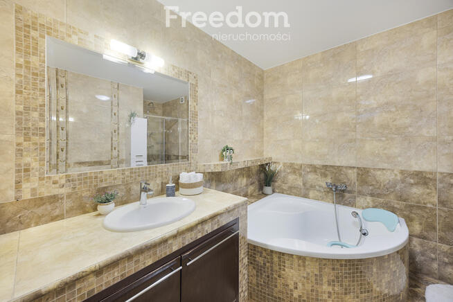 Dom szeregowy 5 pokoi, fotowoltaika Zalesie