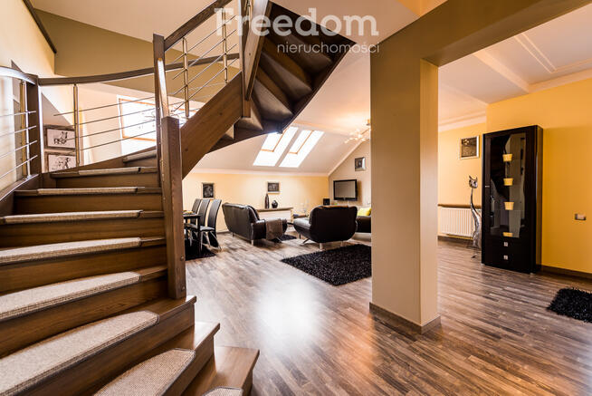 Dwupoziomowy apartament z tarasem - Osiedle Ptasie