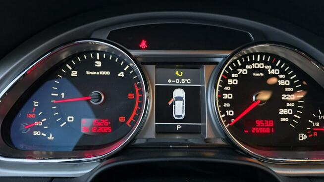 Audi Q7 Xenon Climatronic Duża Navi 7 osobowy S line mapa 296 koni