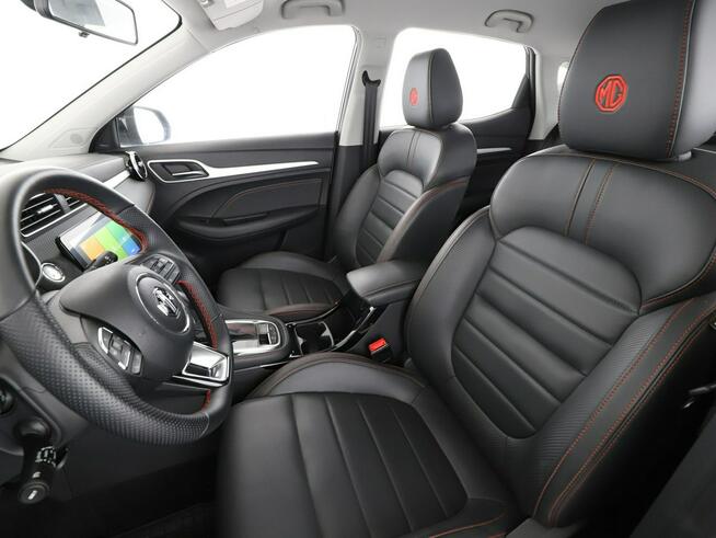 MG ZS Luxury automat niski przebieg skóra navi grzane fotele LED