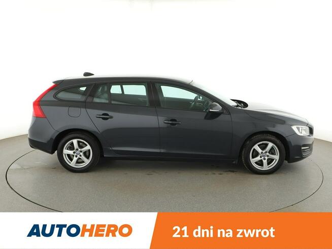 Volvo V60 FV23% automat skóra navi klima auto grzane fotele ACC czujniki parkowa