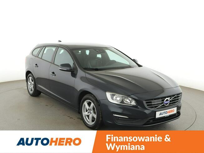 Volvo V60 FV23% automat skóra navi klima auto grzane fotele ACC czujniki parkowa