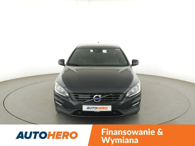 Volvo V60 FV23% automat skóra navi klima auto grzane fotele ACC czujniki parkowa