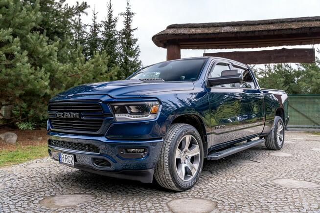 RAM 1500 Crew Cab Sport / 5.7 V8 Hemi / 390KM / Bogata opcja / 4x4 / 2020